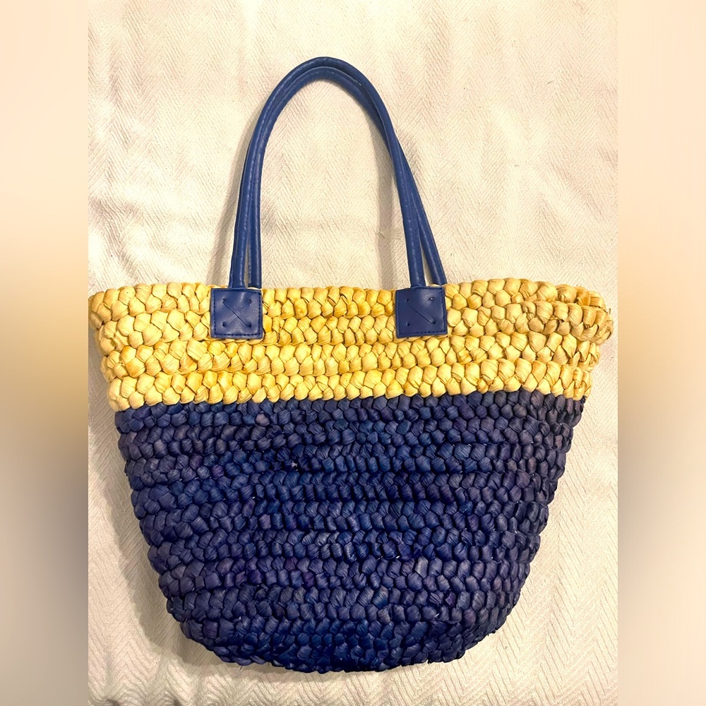 Straw beach bag